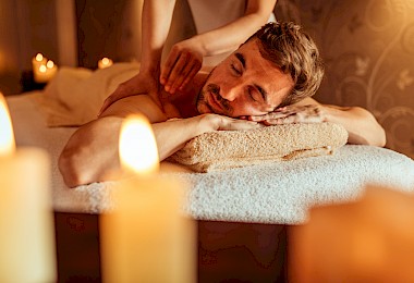 4 Hände Erotische Massage 